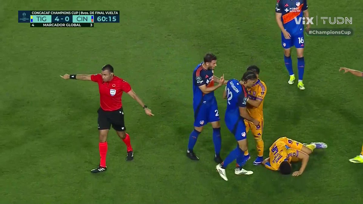 ¡Lainez vs Miazga 2.0! ¡El mexicano se encara con el estadounidense como en aquel México vs USA! 🇲🇽😱🇺🇸 #ChampionsLeague
