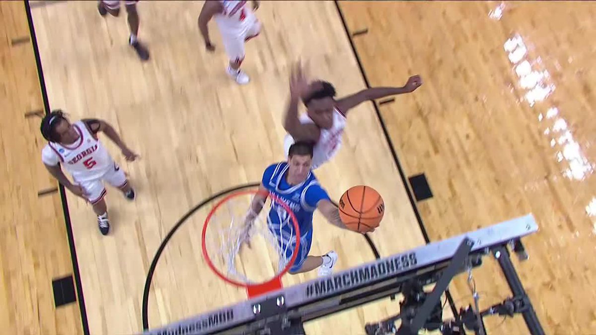 "Oh my GOODNESS, he engulfed it." 🚫 Georgia Basketball