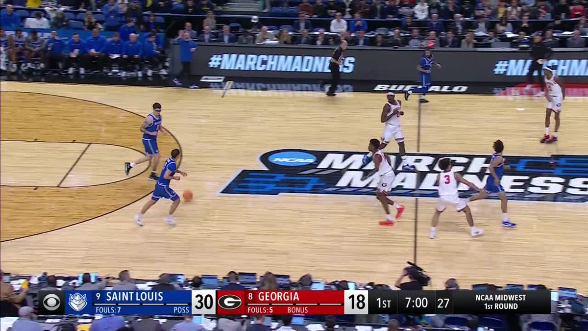 HUGE RUN FROM SAINT LOUIS 😨 #MarchMadness