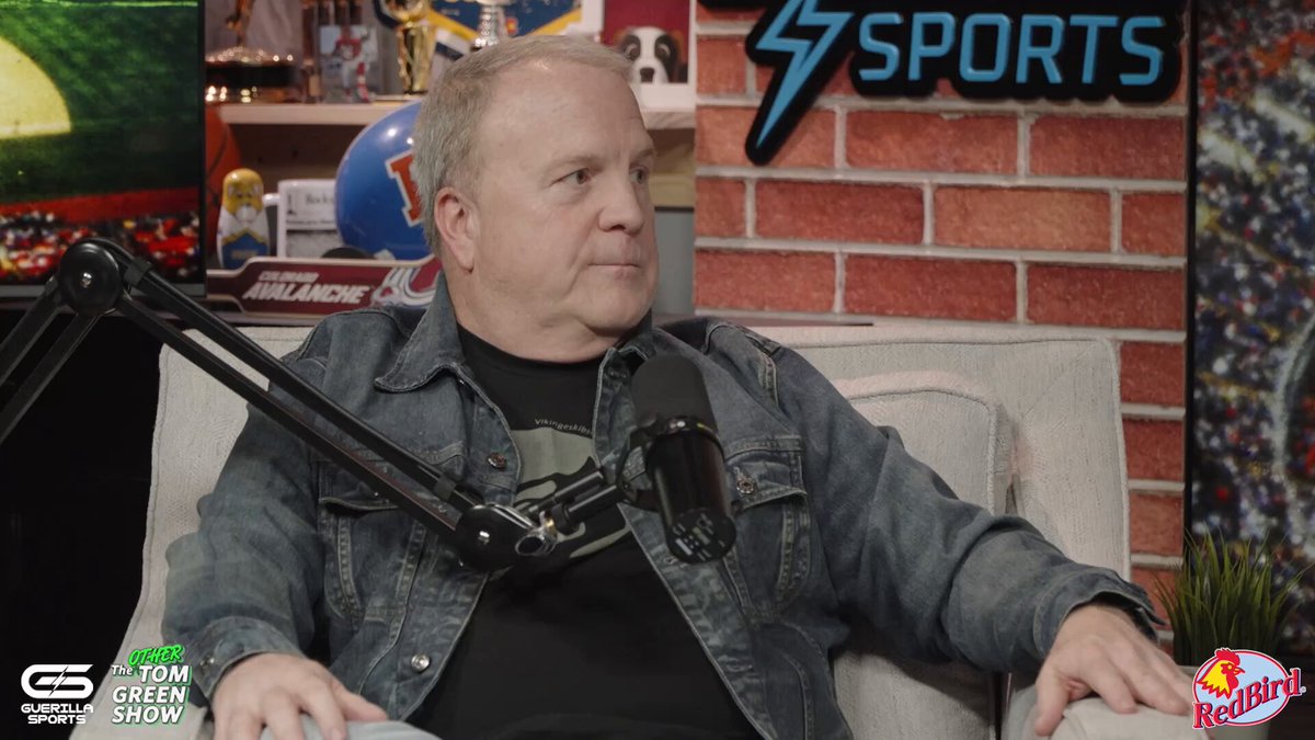 "Probably set the record for failure out of the gate… I actually got rejection letters from three hundred and sixty-six daily newspapers in this country." ESPN Senior Writer Jeff Legwold on his start, with Tom Green on 'The Other Tom Green Show'. Powered by: