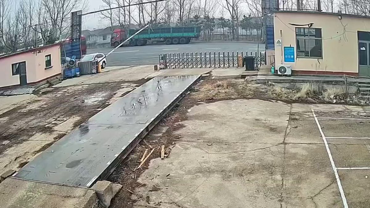 這個不知要賠多少 😄😄😄