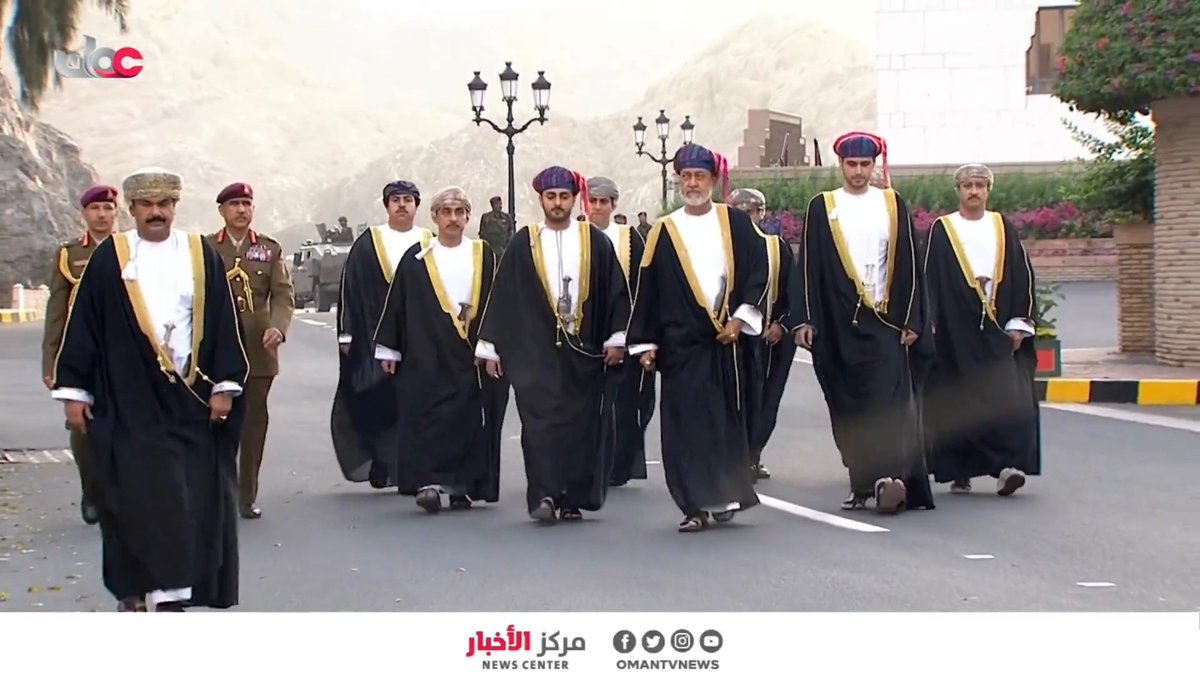 ▶️ جلالة السلطان هيثم بن طارق المعظم -حفظه الله ورعاه- يؤدي صلاة عيد الفطر السعيد في مسجد الخور بمحافظة مسقط. #مركز_الأخبار