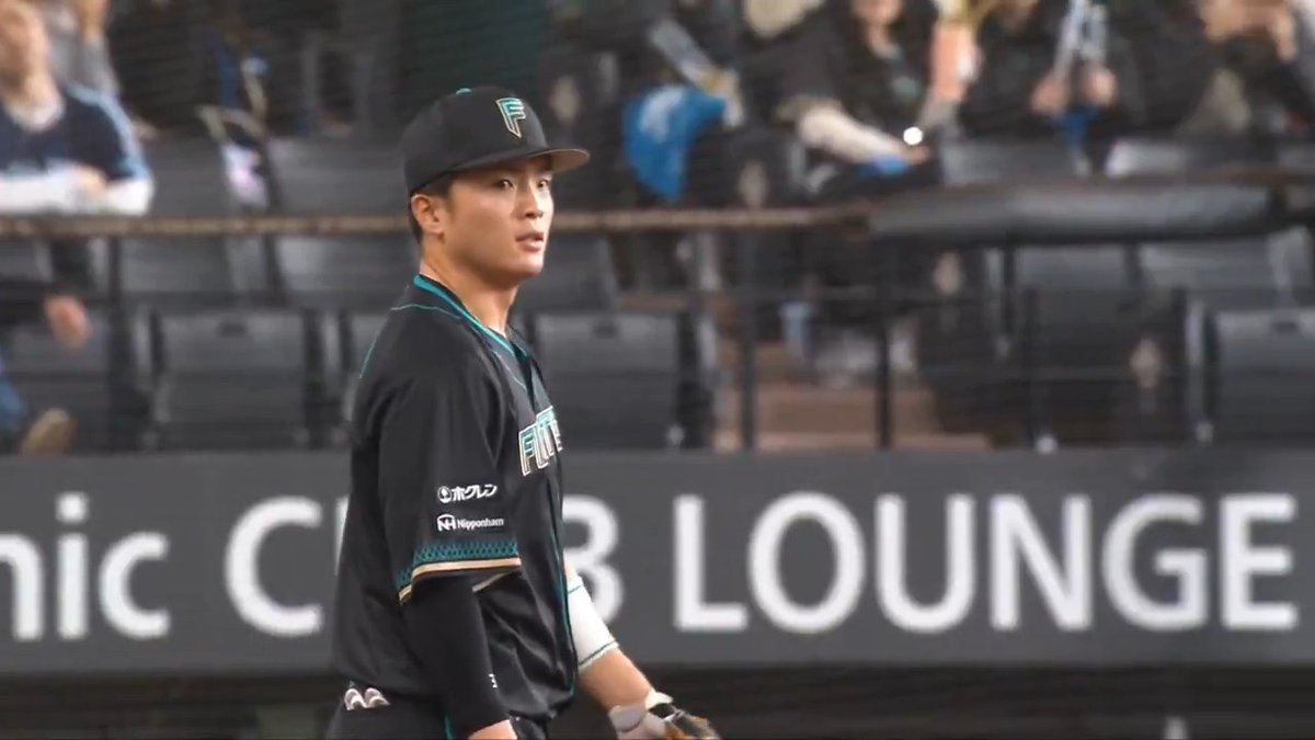 抜群のタイミング🔥 郡司裕也選手のファインプレー✨✨ #ドミれ #lovefighters 入場無料！開幕3連戦は、エスコンフィールドでパブリックビューイング開催🏟