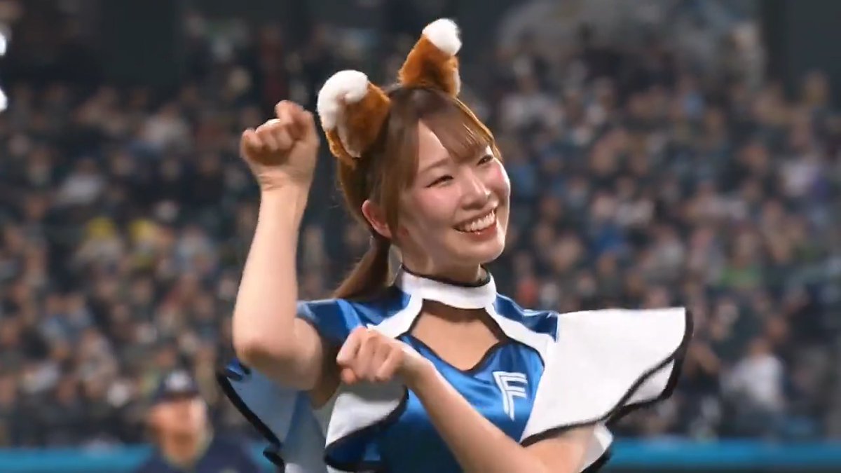 きょうのきつねダンス🦊✨ #ドミれ #lovefighters 3/25(水)発売「anan」スペシャルエディション表紙に選手が登場