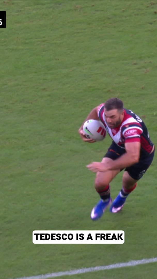 James Tedesco is scary in broken play! 😳