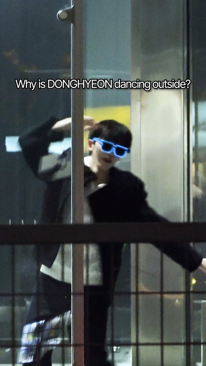 Why is Donghyeon dancing outside? #KickFlip #킥플립 #별봤다 #별안간_게임을_해봤다