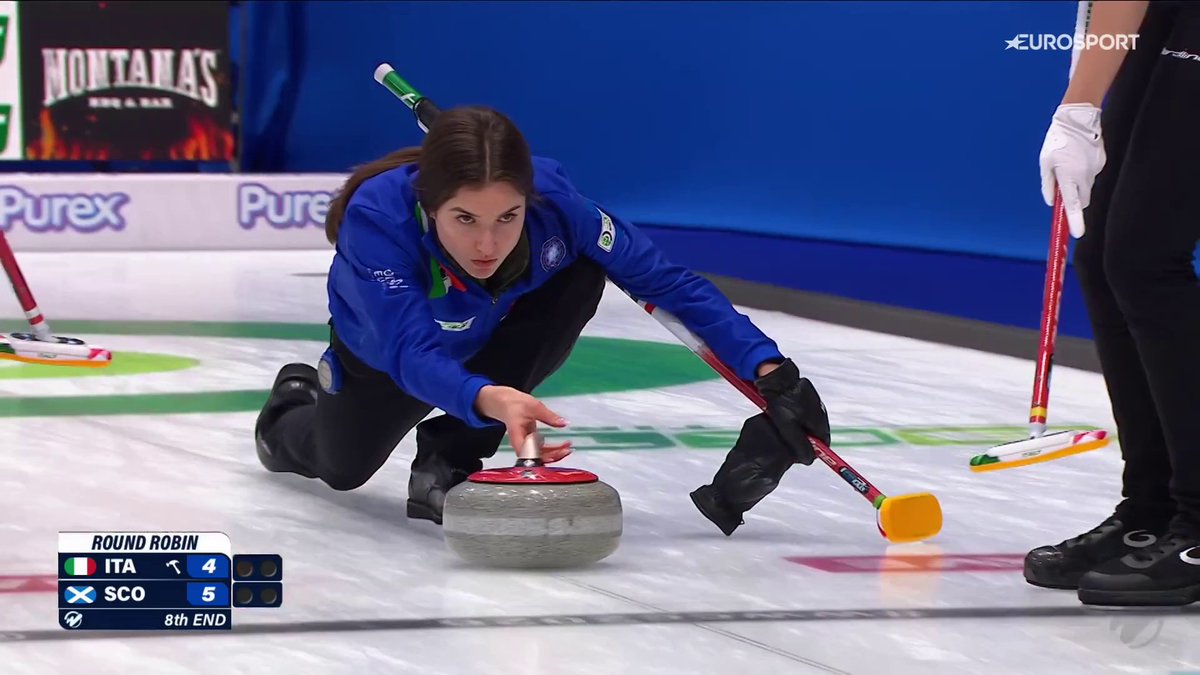 Stefania Constantini va con la bocciata e l’Italia mette la freccia e da 4-5 passa a 6-5 per poi chiudere la sfida con la Scozia con un bel 7-5 🥌🇮🇹🏴󠁧󠁢󠁳󠁣󠁴󠁿 Il round robin si chiuderà fra oggi pomeriggio e la notte di sabato: l’Italia alle 16:00 sfiderà la Svizzera mentre alle 2:00 affronterà la Turchia 💪🏼 #Curling #Constantini #Lacedelli