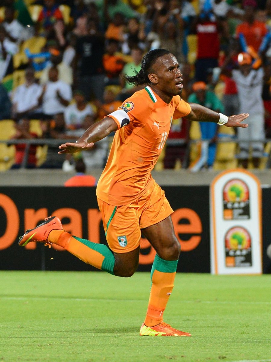 A header from there? Not possible, until Didier Drogba had other plans. 😮💨🇨🇮 #TotalEnergiesAFCON