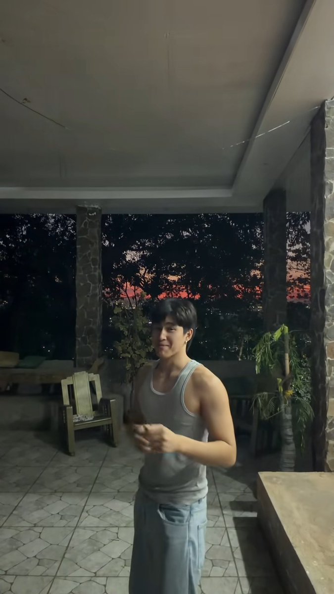 May pinaparinggan ka ba, Anton? 😆 📸: #AntonVinzon via TikTok