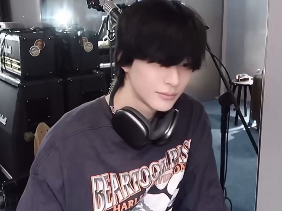 drop the tags Anton Sets The TONe 22 #생일인_찬영이_힘껏더안아줘 #PUPPYBOSS_ANTON_HBD