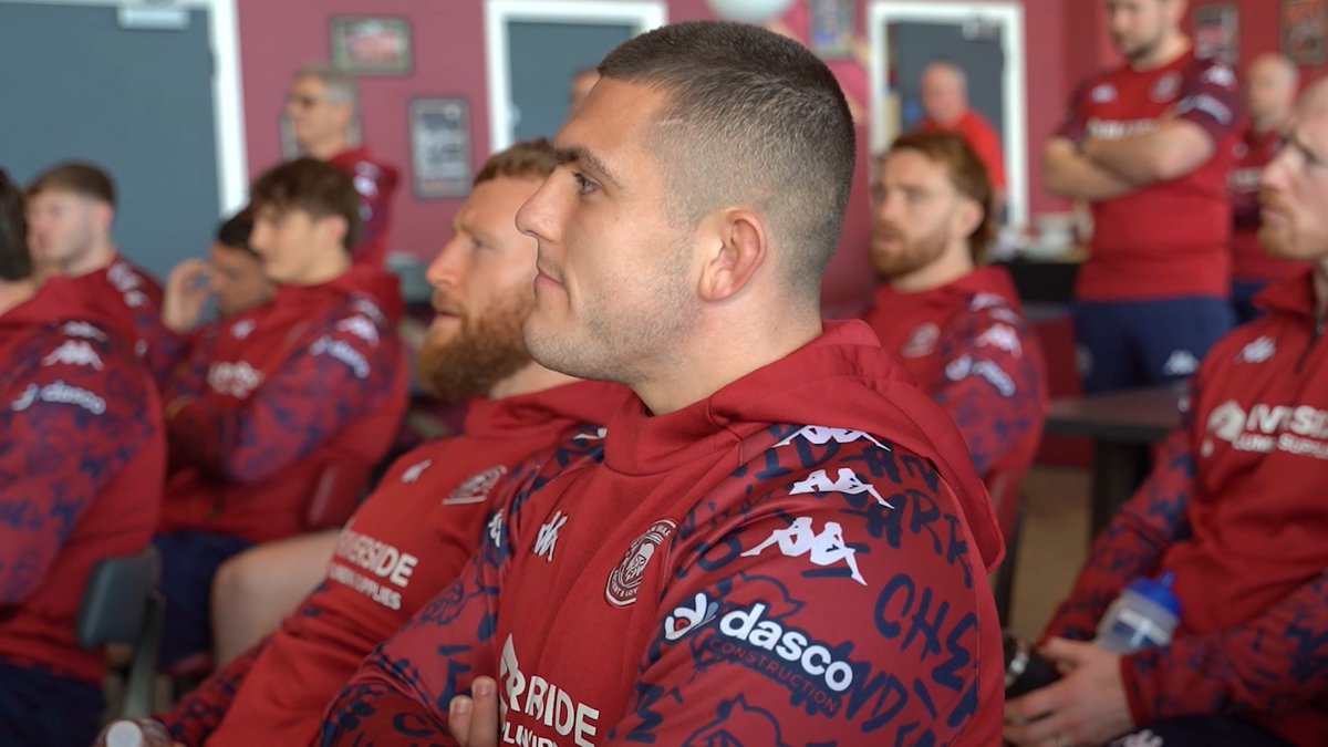 โค๏ธ "It's a very proud moment for myself and my family. Playing 100 games has been a journey, but I don't think I'd change it." The special moment Brad O'Neill's family presented his match shirt ahead of his 100th Wigan Warriors appearance. #WWRL