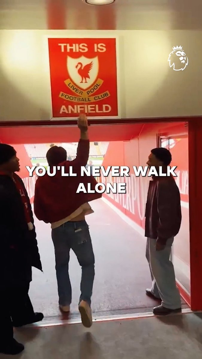 From Stamford Bridge to Anfield A Premier League weekend to remember for Antoine Winfield Jr, Cameron Dicker and Daiyan Henly 🏈❤️⚽️