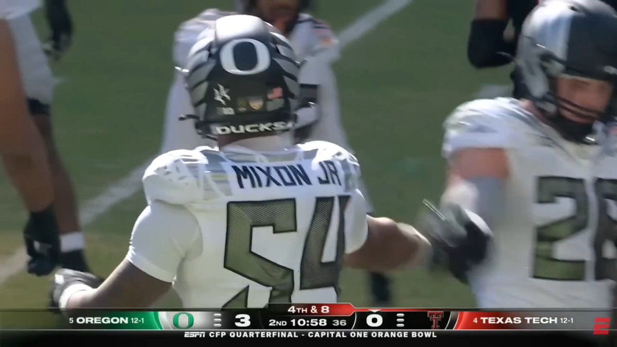 Jerry Mixon in year 2 as a starter behind this D line 🔥🥶