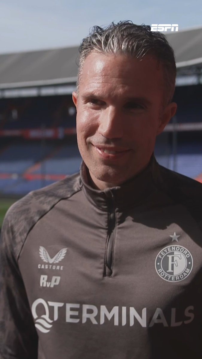 Robin van Persie noemt De Klassieker nu wél een topwedstrijd 😉 #feyaja