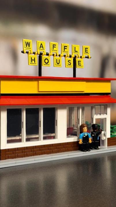 A Waffle House for your Waffle Home with our all-new Brando Blox set 💛. Get yours at *Flowers and interior lighting sold separately.