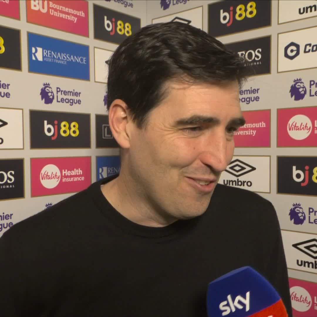 "I think Alex is in the best spot during my time here..." Andoni Iraola reacts to Alex Scott being left out of Thomas Tuchel’s England squad 🗣️