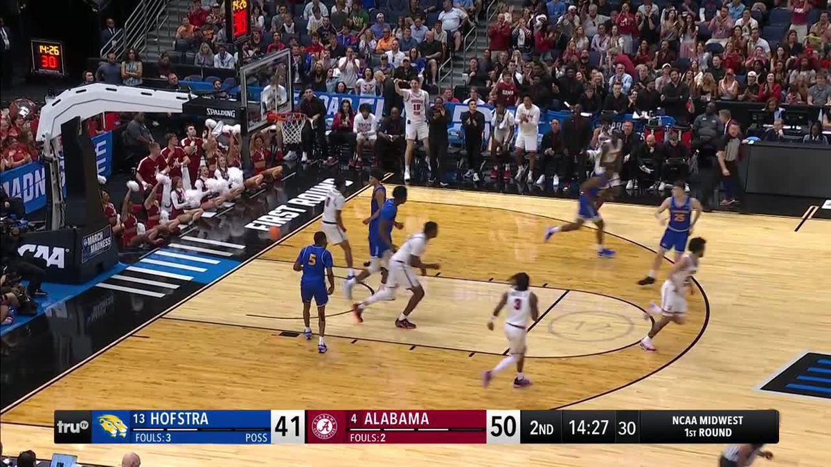 Labaron Philon snaking his way into the lane 🐍 #MarchMadness Alabama Men’s Basketball