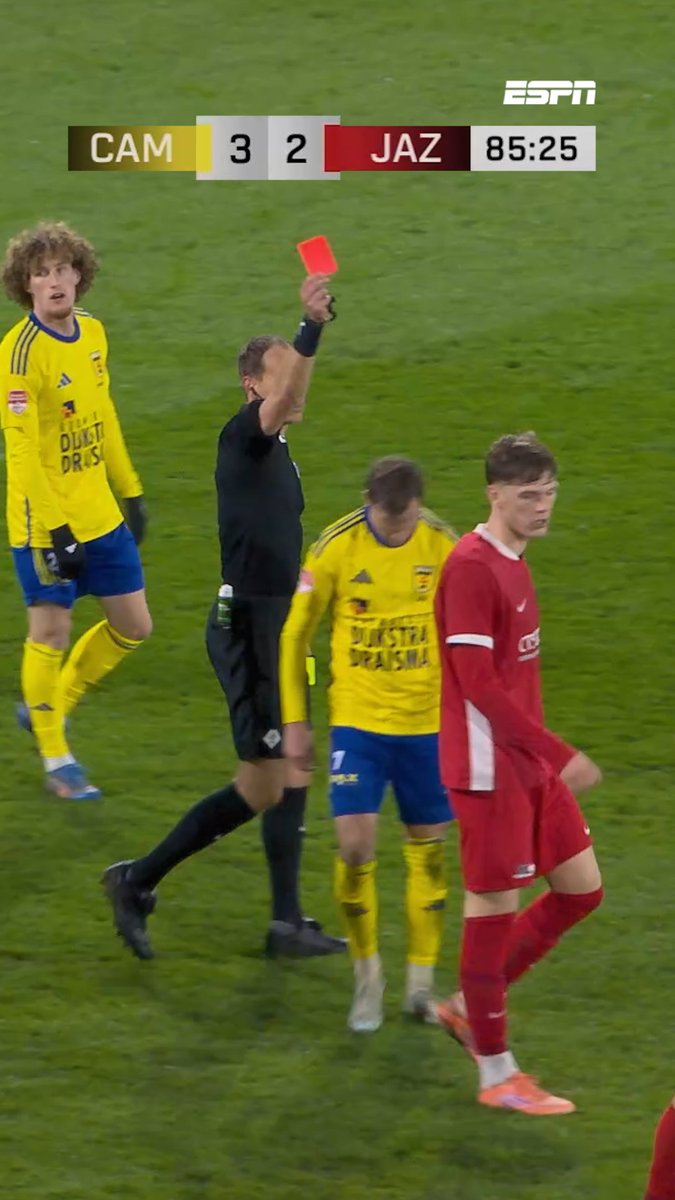 Iedereen die heeft gevoetbald weet dat je zo 2x de bal raakt