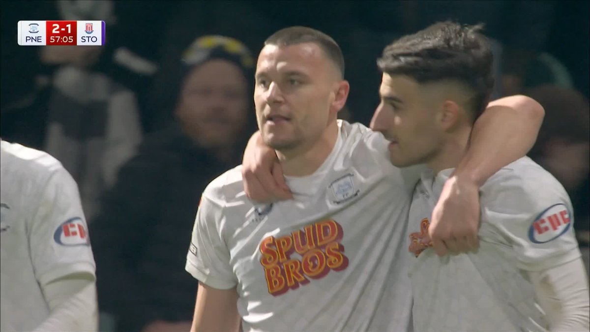 A quick free-kick leads to Milutin Osmajić heading the ball beyond Tommy Simkin! ⚪️