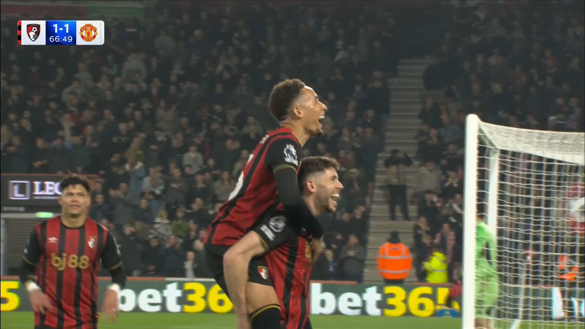 Bournemouth equalise through Ryan Christie after a penalty call from Manchester United up the other end 👀