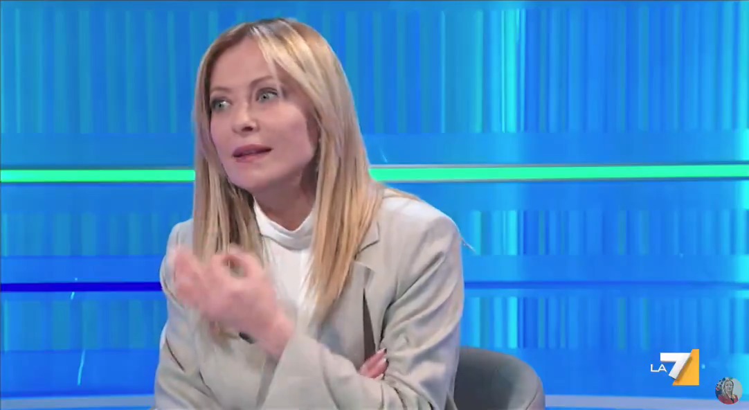 Meloni: "Ho trovato orrendo dover mentire per essere convincenti da parte del fronte No. Ovviamente questo ha portato a dei falli di reazione da parte dei nostri". Ma tutto ciò è meraviglioso 😂