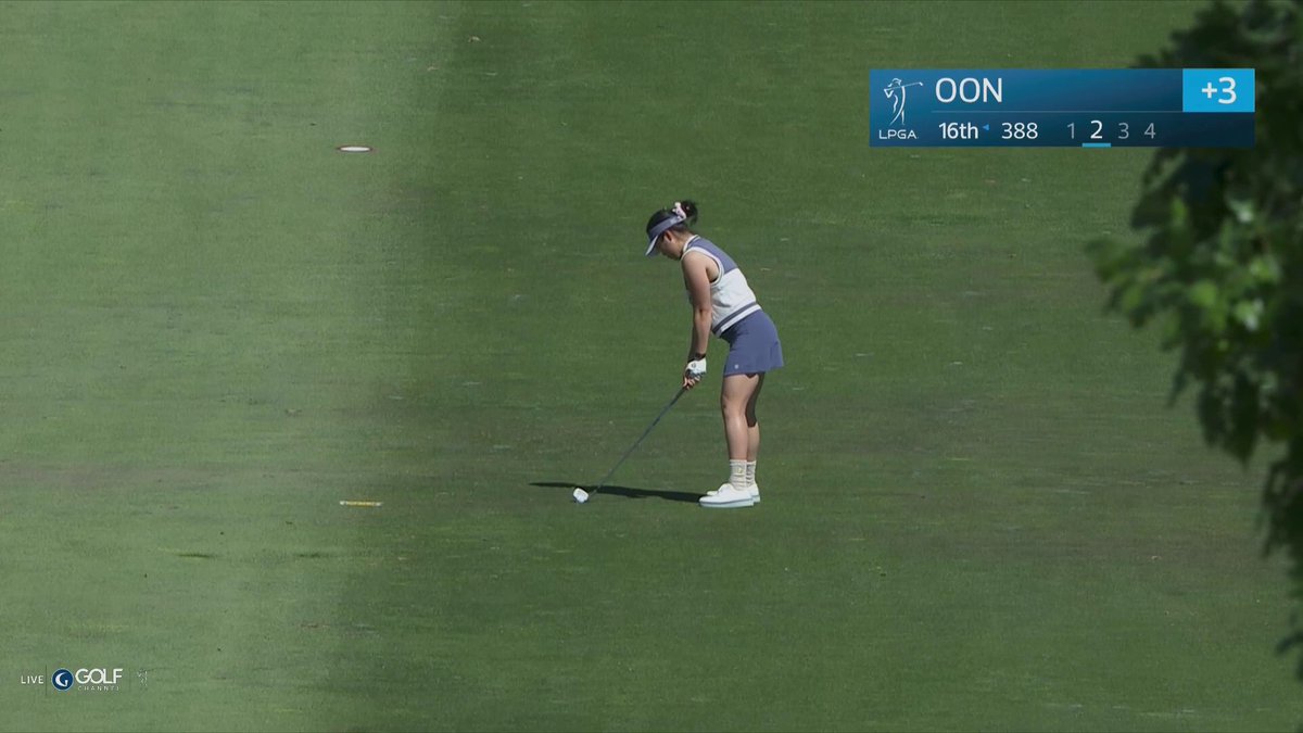 Natasha Andrea Oon celebrated holing out for eagle by... LAYING ON THE FAIRWAY ?! 🤣