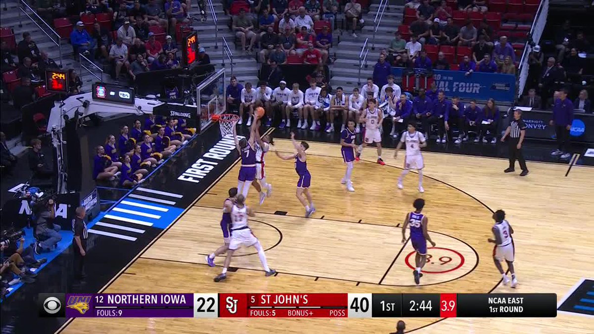 No. 5 St. John's DOMINATING No. 12 Northern Iowa through the first half 😤 Bryce Hopkins tough bucket!