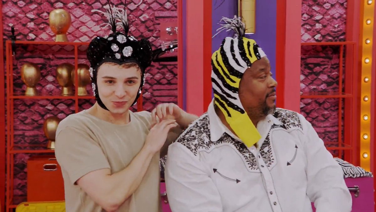 Heads will turn tonight 🤣 Nini Coco #DragRace