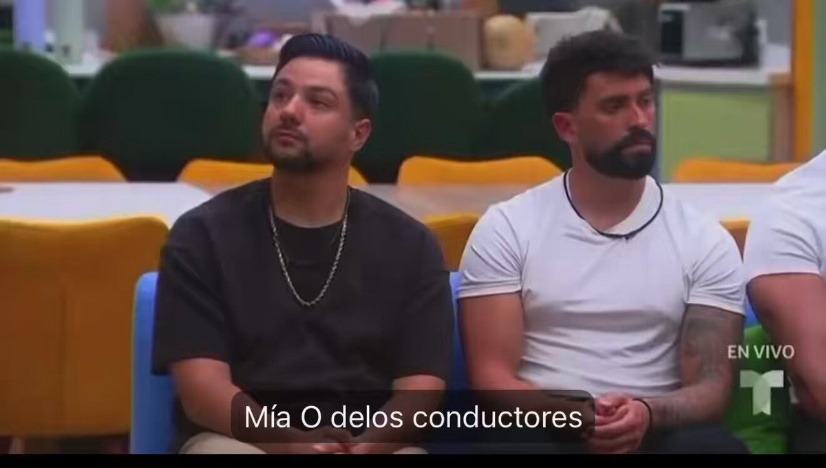 Para los que están diciendo que Fabio es un poco hombre porque no le bajo la mirada a Laura, aquí claramente se ve que ella empezó. Dejen de excusarla porque es mayor, ella es una irrespetuosa más en esa casa. #lcdlf6