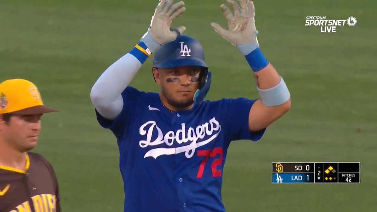 ¡Miggy produce la primera carrera del juego! #LosDodgersST
