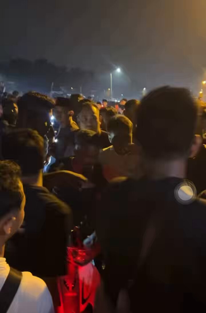 Taktau kes apa Ada melayu jerit2 Ada keling ketakutan 🤔🤔🤔