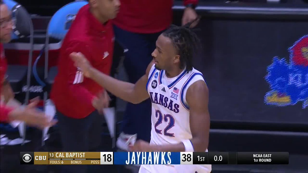 DARRYN PETERSON STEP BACK 3 TO BEAT THE BUZZER 🤯 He's up to 15pts at the half!!