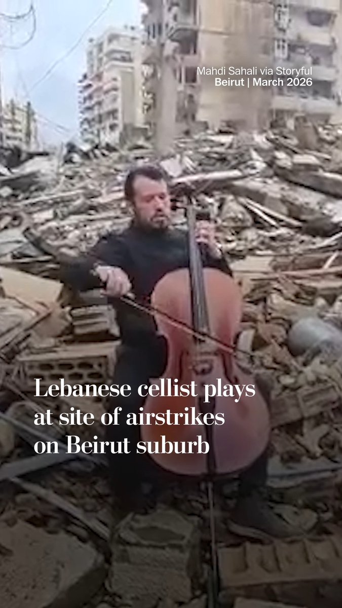 🇱🇧 A Lebanese musician plays his cello on top of the rubble in Beirut. Some imagery doesn't need commentary.