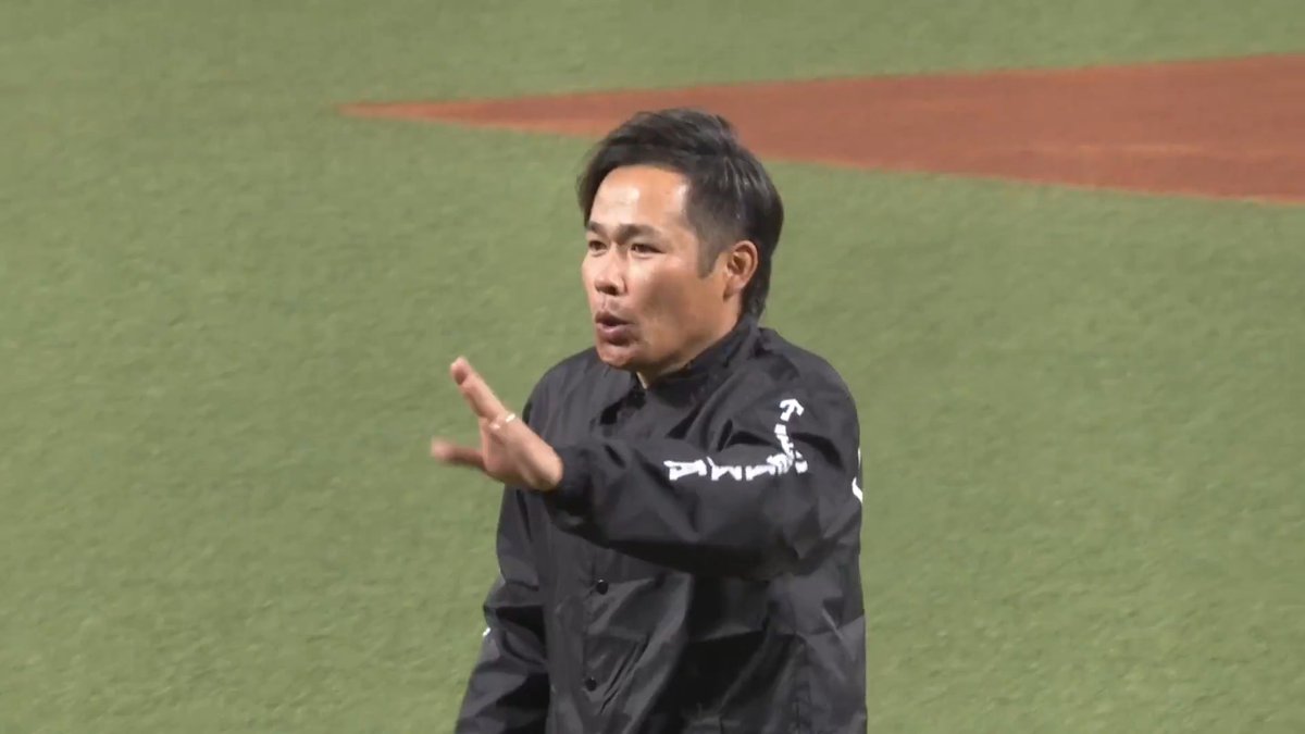 【始球式】 始球式に 球団OBの森福允彦 さんが登場しました!⚾ 👇今だけ開幕戦含む56試合のライブ配信が無料!ご視聴はこちら