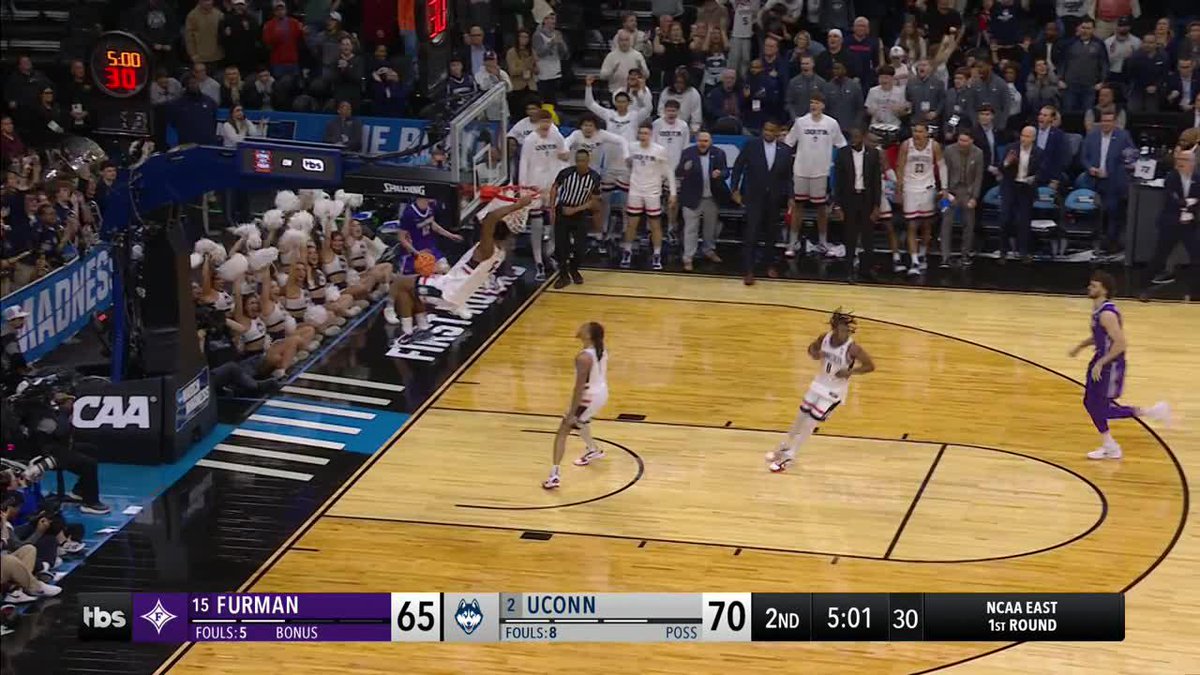 TARRIS REED JR. MONSTER GAME FOR UCONN 🔥 31 PTS 27 REB 12-15 FG HUSKIES ADVANCE.