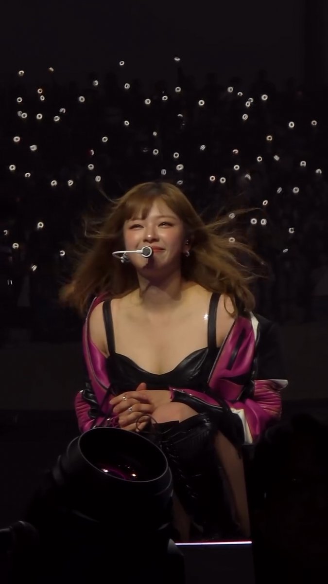 The wind was a paid actor omg