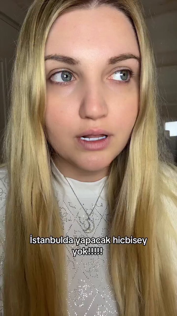 İstanbul'da yapılacak aktivite kalmadığını savunan kadın: "İstanbul'da tek yapabileceğimiz şey AVM'ye mi gitmek? Tenise, spora, voleybola, hepsine gidiyorum. Çok sıkıcı burası, hiçbir şey yapılmıyor İstanbul'da. Sıkıntınızı geçirmek için İstanbul'da neler yapıyorsunuz?"