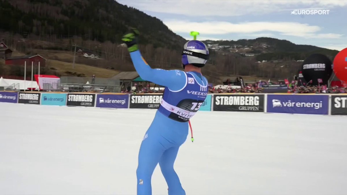 ANCORA UNA VOLTA DOMINIK PARIS 💪 A Kvitfjell, nell'ultima gara di discesa libera, l'altoatesino trionfa sull'Olympiabakken: 20ª vittoria in discesa e 25ª in Coppa del Mondo 👏 Domme si prende anche il podio di specialità: l'azzurro è terzo alle spalle di Odermatt e von Allmen 💙 #WinterSport #FISAlpine #AlpineSkiing #SciAlpino #Lillehammer