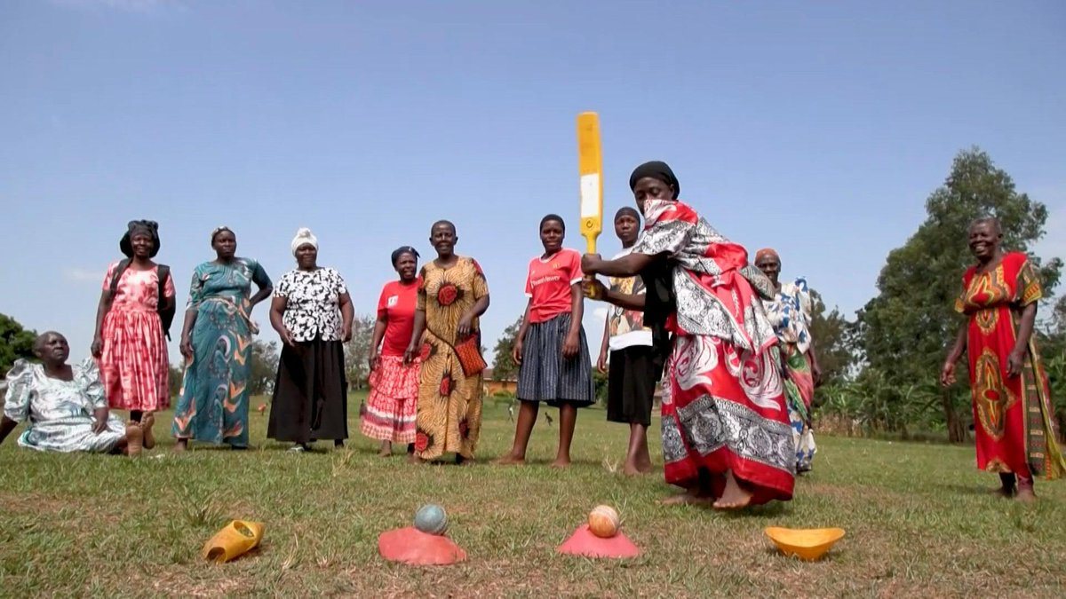 🇺🇬 🏏 Uganda's 'cricket grannies' bat away loneliness through sport Laughter, songs and the sound of swinging bats fill a sports pitch in eastern Uganda, where a group of senior women gather every Saturday to play cricket.