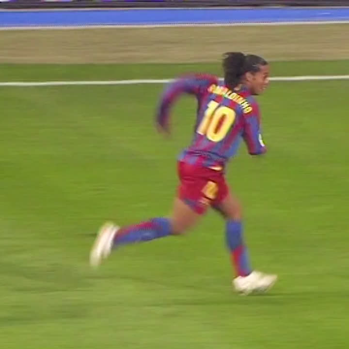 🎂 Hoje é aniversário do genial Ronaldinho. Parabéns, bruxo! 🧙🏽‍♂️🇧🇷 🤙🏾 E obrigado por tantos momentos mágicos. ✨