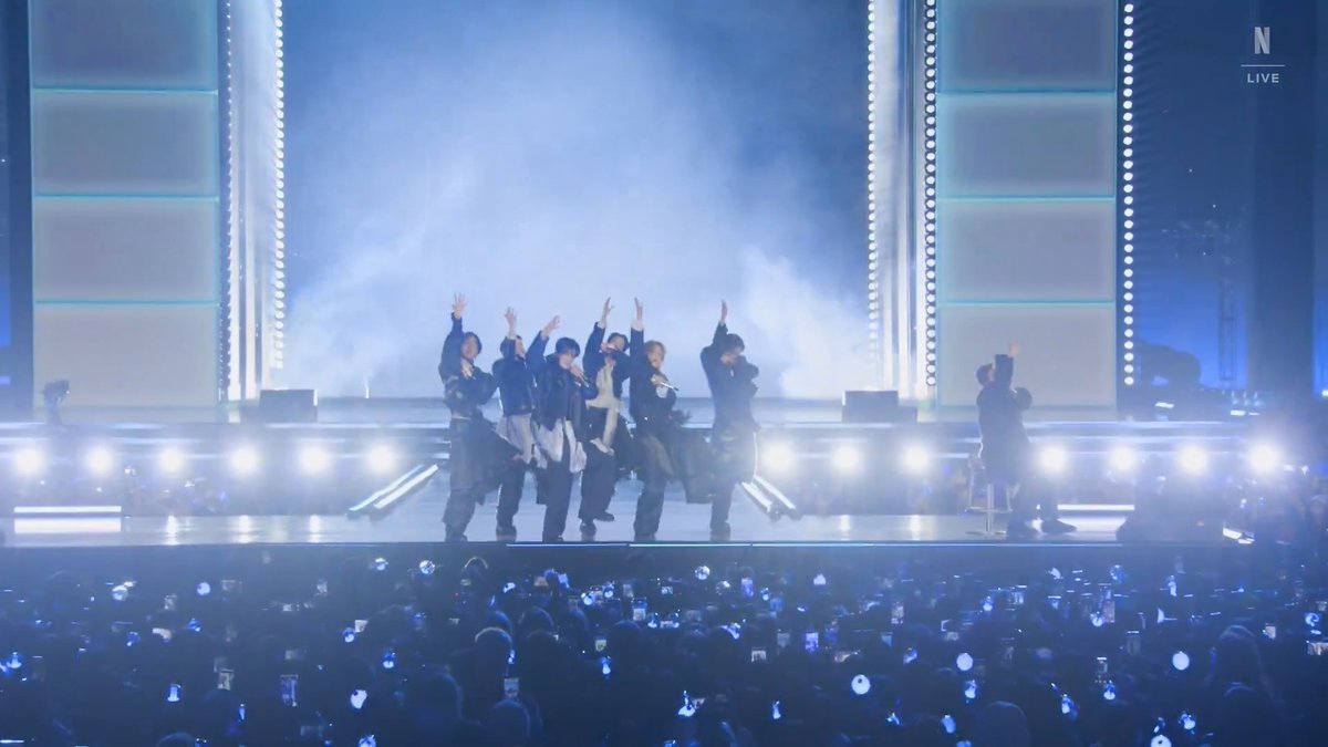 “𝗠𝗜𝗖 𝗗𝗿𝗼𝗽” <BTS 컴백 라이브: ARIRANG> 지금 오직 넷플릭스에서. 🔗 #BTSLiveonNetflix #BTS_ARIRANG