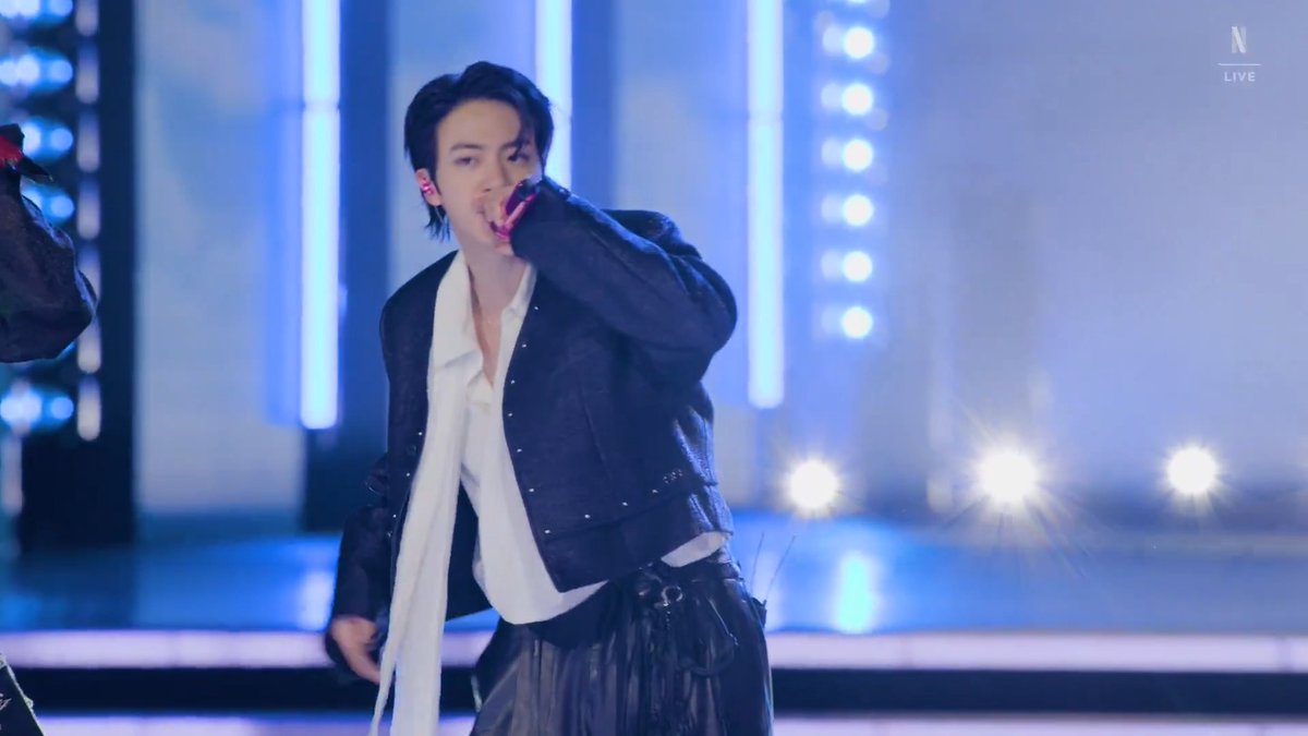 처음 만나는 "𝗡𝗢𝗥𝗠𝗔𝗟" <BTS 컴백 라이브: ARIRANG> 지금 오직 넷플릭스에서. 🔗 #BTSLiveonNetflix #BTS_ARIRANG