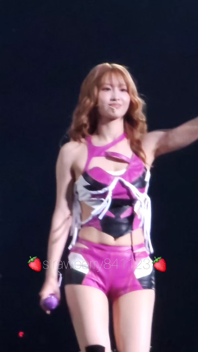 MOMO WITH BANGS IN THE NEW FIT