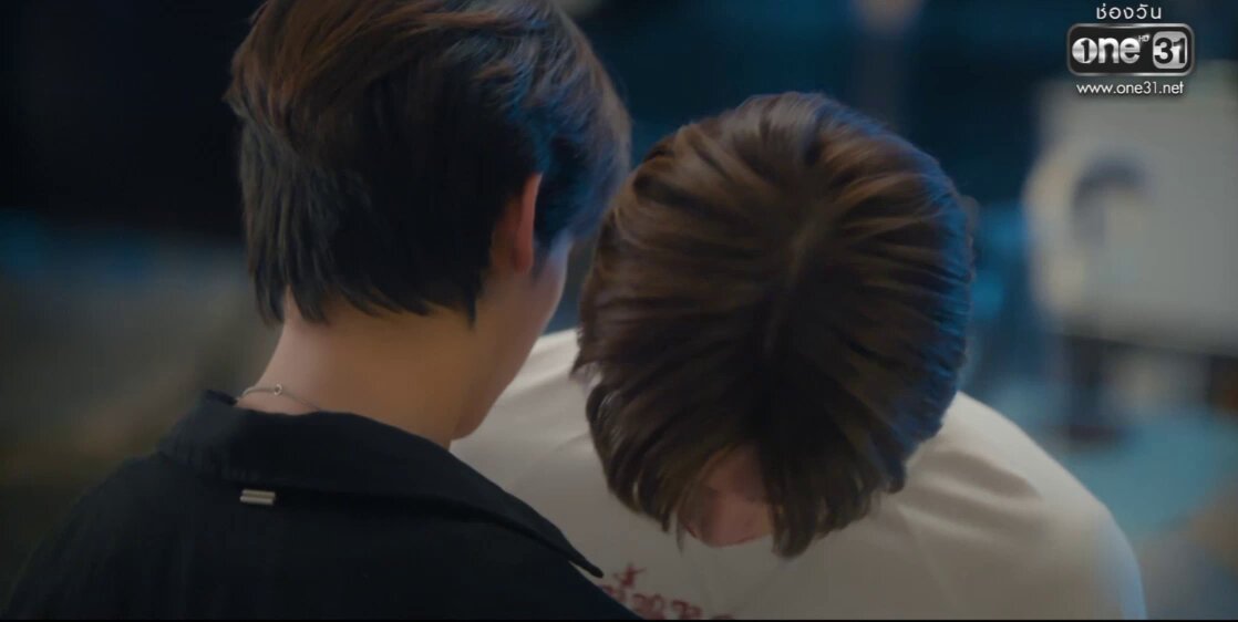 ขอชมด้วงตี๋หน่อยได้ไหม ร้องไห้ได้ใจเจ็บมาก เมะคนแรกเลยปะเนี่ยขี้แงใส่เคะ สัมผัสได้เลยว่าความรู้สึกทั้งกลัวทั้งกังวลมันอัดแน่นไปหมด กลัวว่าตัวเองจะแพ้คนเก่าแต่ก็ยังพาตัวเองกลับมายืนต่อหน้าฉิน จุดนี้กล้าหาญมากเลยรู้ไหม แล้วเล่นดีจนหน่วงตามเลยอะ DUANG WITH YOU EP8 #ด้วงกับเธอEP8