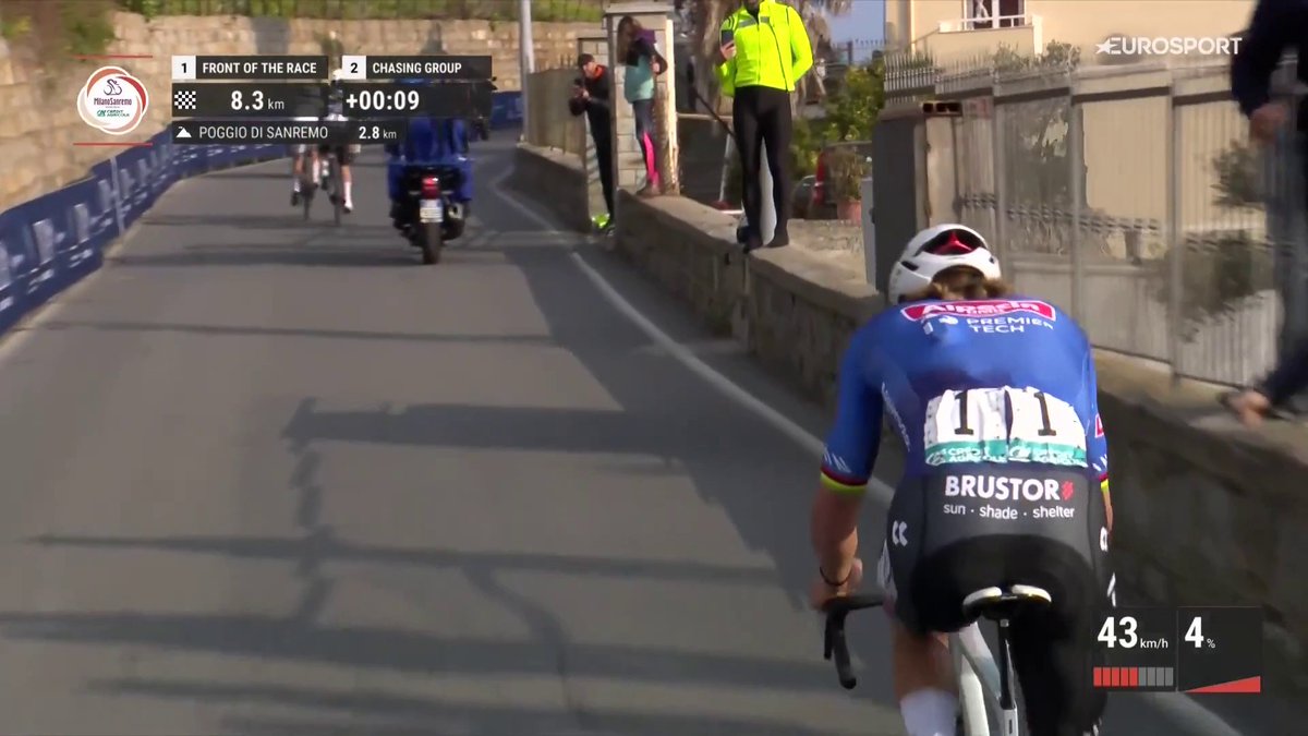 Para mí, el momento ciclista del año. Y este, el punto clave. Pogačar, soltando a Van der Poel en el Poggio, después de una caída, antes de llevarse la victoria esprintando a Pidcock. Escapa a la lógica la carrera de hoy. Lo que ha hecho hoy.