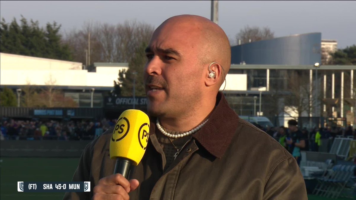 😅 Ross Harries wasn't buying Simon Zebo's "what if" scenario here Simon: "If that had gone Munster's way, maybe it might have been a different second half" Ross: "Maybe it would have been 45-7!"