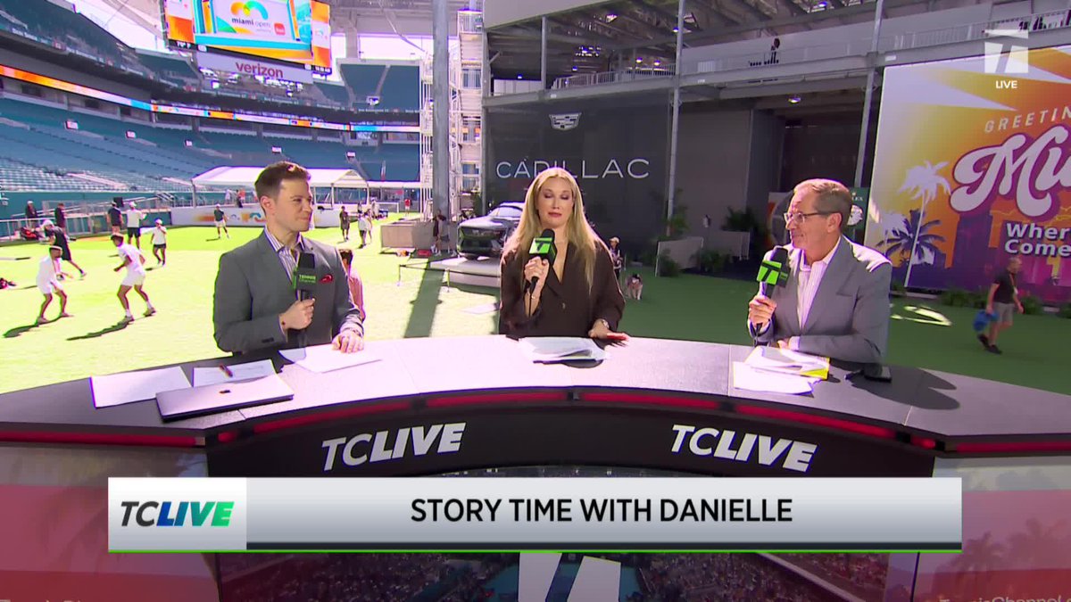 Danielle Collins says her dog pooped in front of a player's locker who she's not a fan of at the 2024 Miami Open “I’m not gonna mention the name of the player. I don't wanna throw anyone under the bus.. I'm working on trying to be my best self" 😭😭😭😭