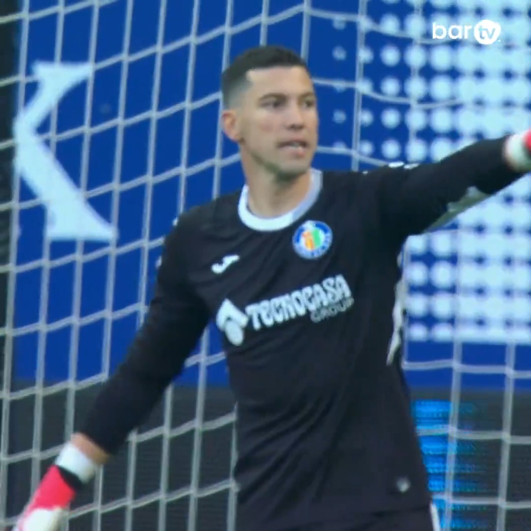 😱 David Soria ha hecho la parada de la temporada para el Getafe C.F. #TodoPasaEnTuBar
