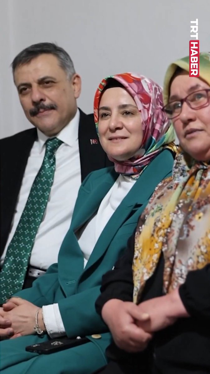 İçişleri Bakanı Mustafa Çiftçi, Erzurum’da vali olarak görev yaptığı dönemde umre hayalini gerçekleştirdiği özel gereksinimli Emine Yiğit'i ziyaret etti.