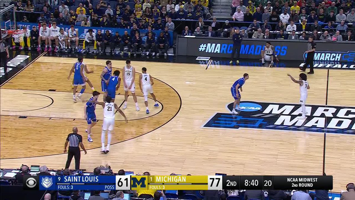 MOREZ JOHNSON TAKES TO THE SKY ✈️ #MarchMadness Michigan Men's Basketball